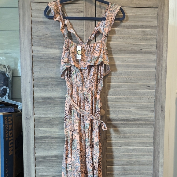 NWT long dress a bit high and low peach color with a print size XS side zipper - Picture 3 of 8
